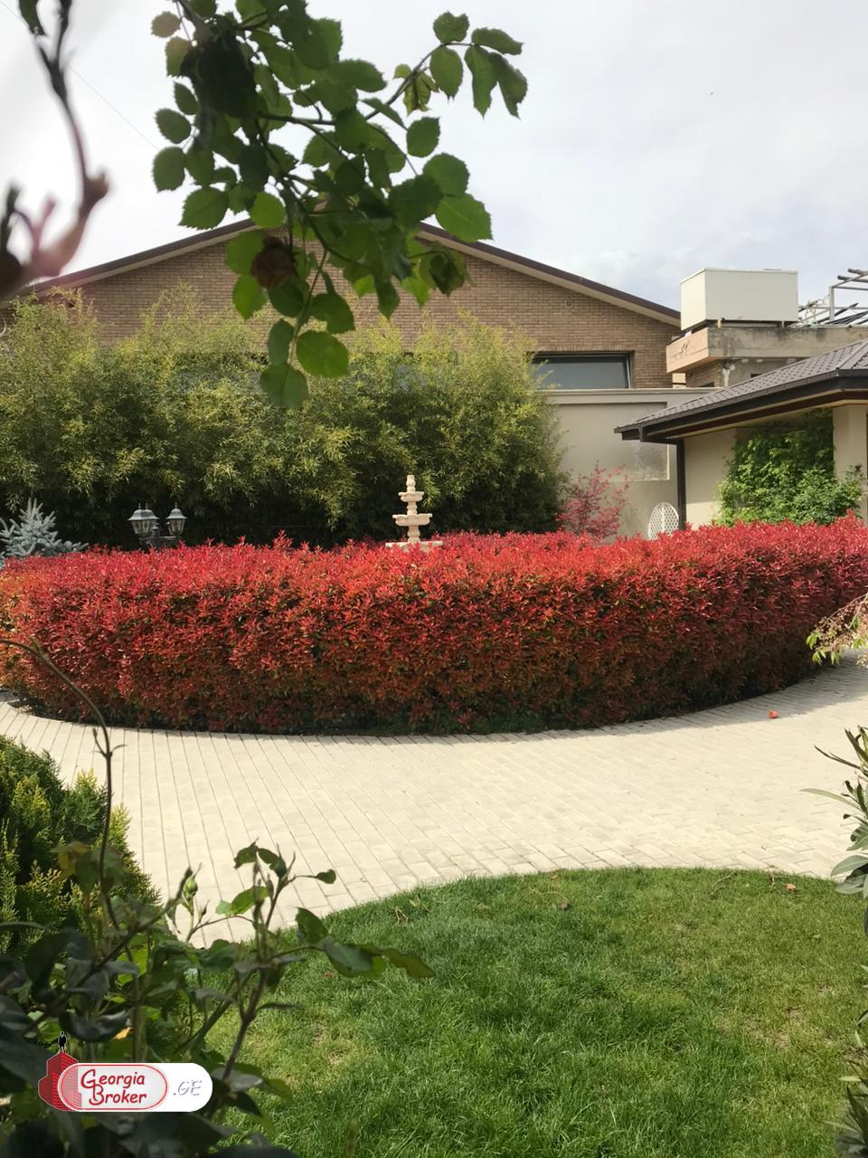 იყიდება ახალი გარემონტებული 12 ოთახიანი სახლი კრწანისში