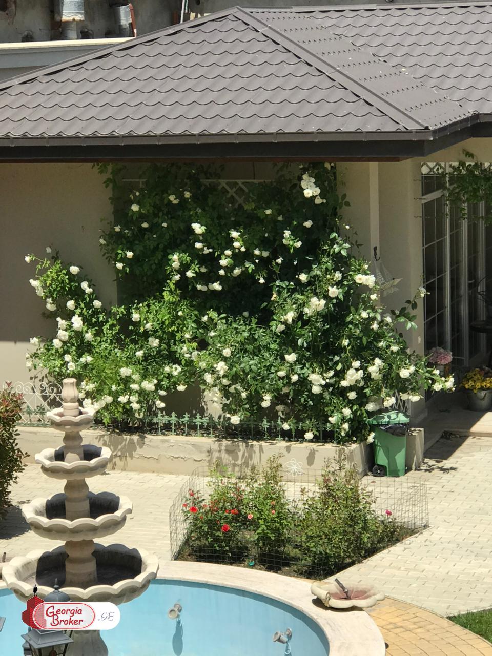 იყიდება ახალი გარემონტებული 12 ოთახიანი სახლი კრწანისში