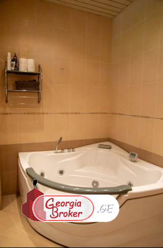 в аренду квартира с новым ремонтом 5-комнат