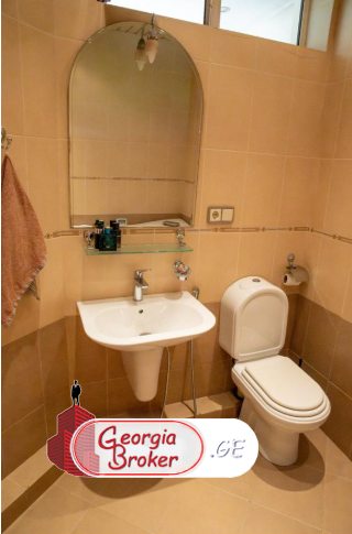 в аренду квартира с новым ремонтом 5-комнат