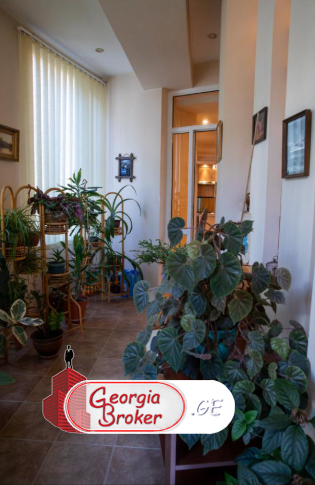 в аренду квартира с новым ремонтом 5-комнат