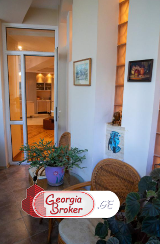 в аренду квартира с новым ремонтом 5-комнат