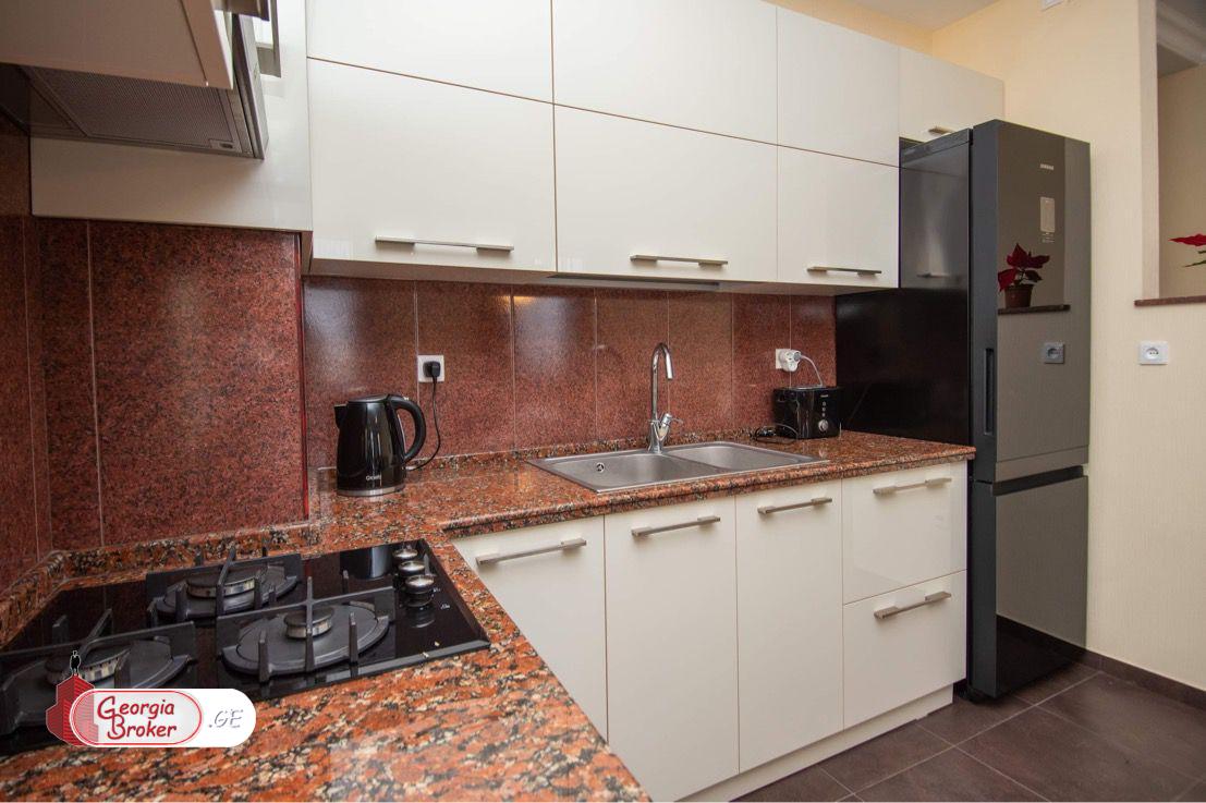 ქირავდება ახალი გარემონტებული 3 ოთახიანი ბინა სანზონაში