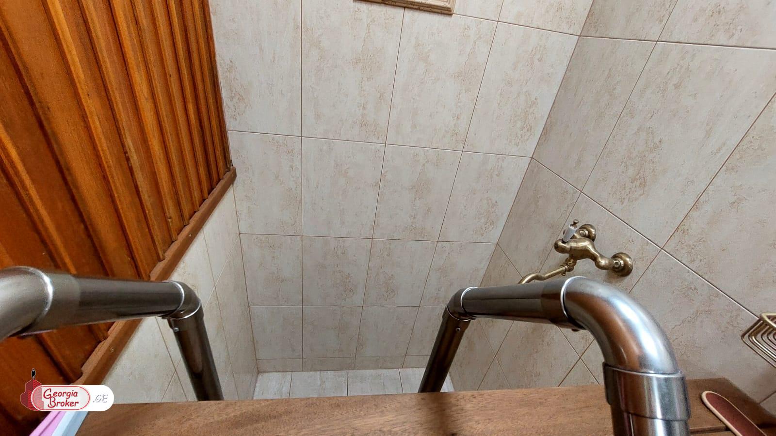 nearly repaired 11-room house for sale