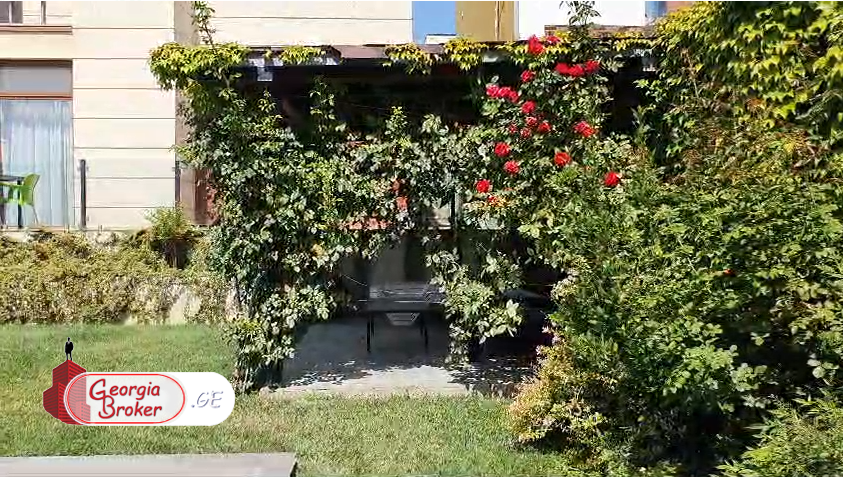 ქირავდება ახალი გარემონტებული 8 ოთახიანი სახლი თბილისის შემოგარენში