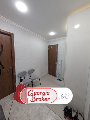 продается квартира с новым ремонтом 3-комнаты