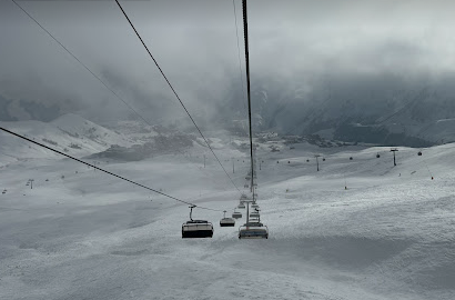 იყიდება ახალი გარემონტებული 3 ოთახიანი ბინა გუდაურში