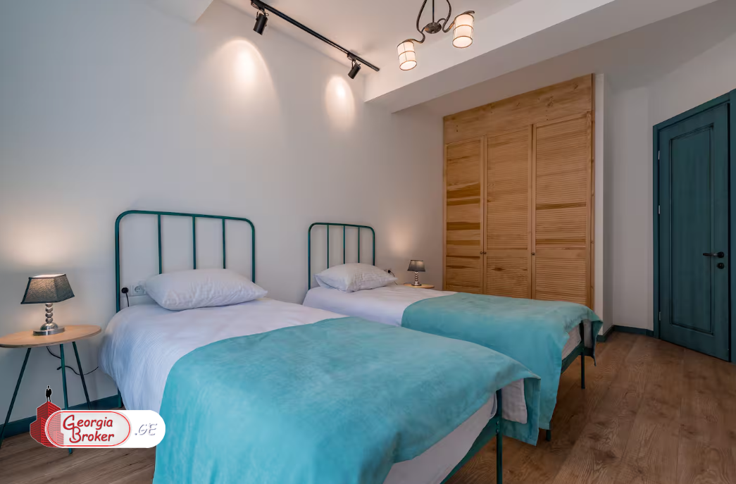 ქირავდება ახალი გარემონტებული 3 ოთახიანი ბინა სოლოლაკში