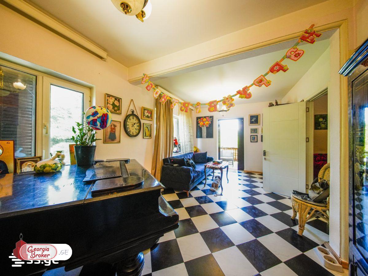 nearly repaired 7-room house for sale
