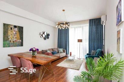 იყიდება ახალი გარემონტებული 2 ოთახიანი ბინა ვაკეში