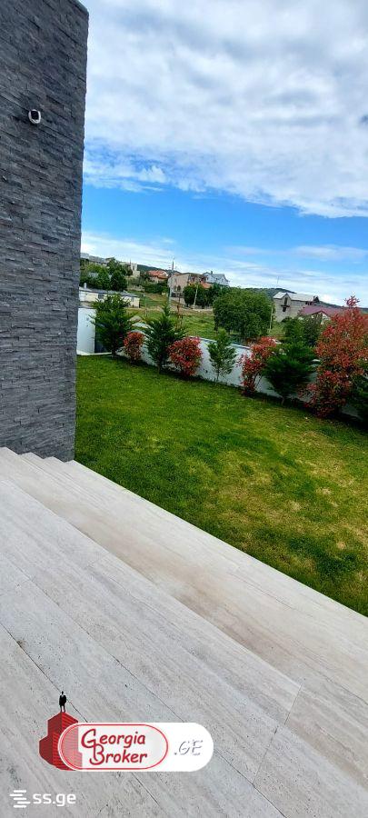 nearly repaired 5-room house for sale
