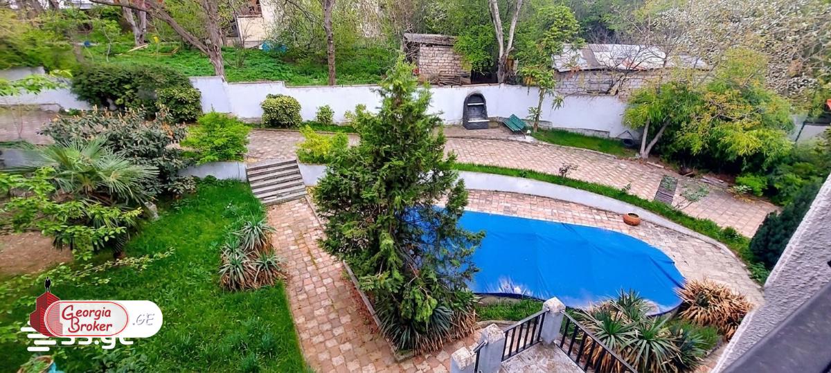 იყიდება ახალი გარემონტებული 9 ოთახიანი სახლი წყნეთში