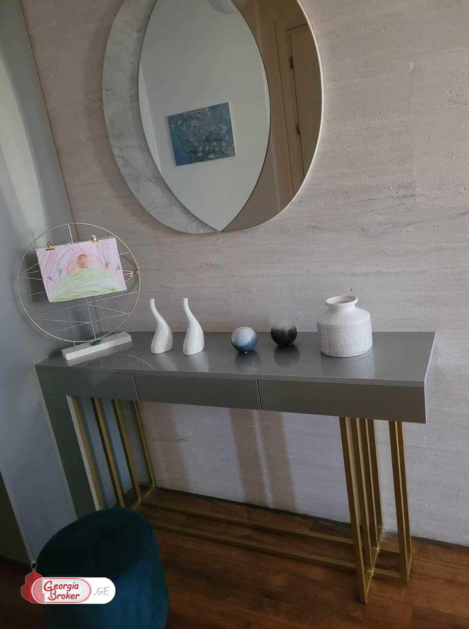 იყიდება ახალი გარემონტებული 2 ოთახიანი ბინა ვაკეში