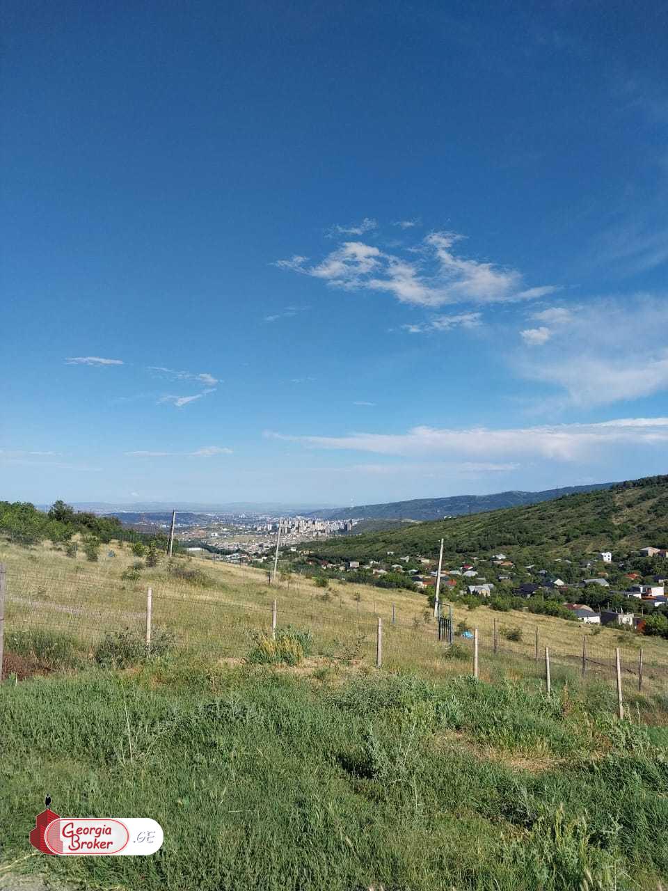 იყიდება ახალი გარემონტებული 5 ოთახიანი სახლი ლისის ტბის მიმდებარედ