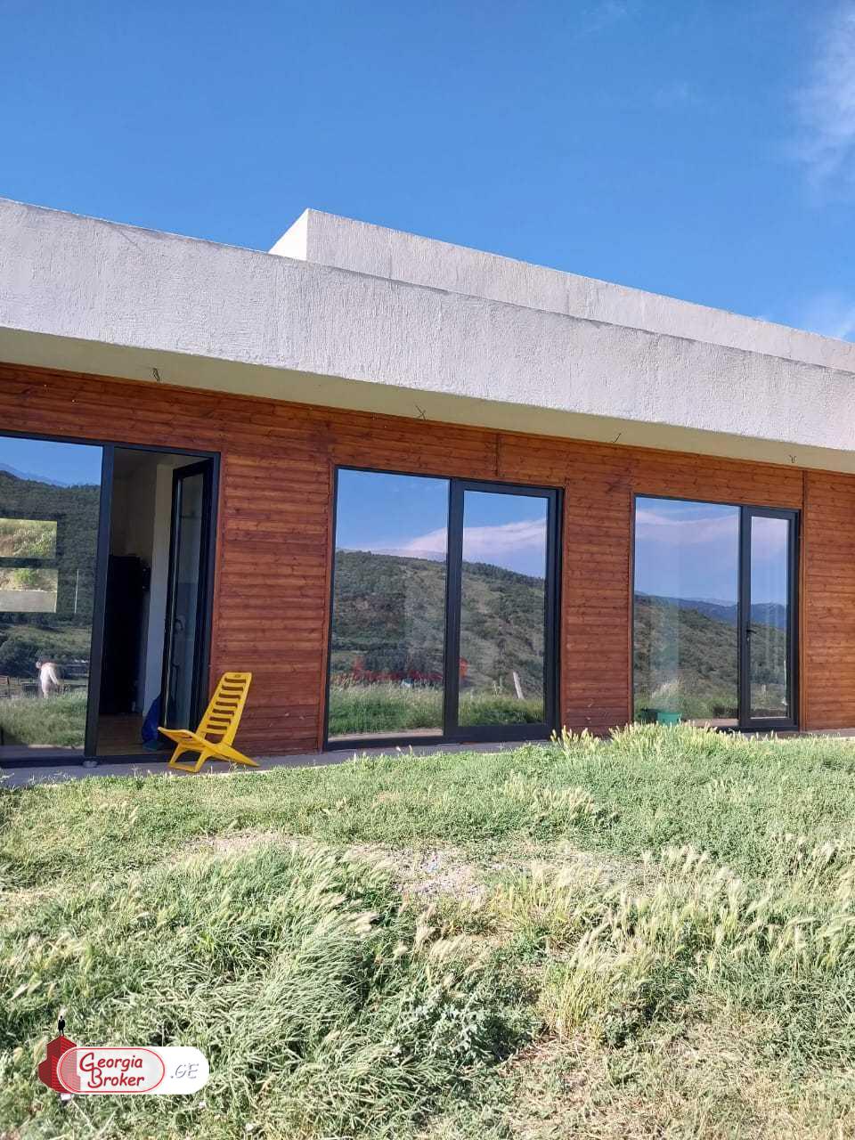 იყიდება ახალი გარემონტებული 5 ოთახიანი სახლი ლისის ტბის მიმდებარედ