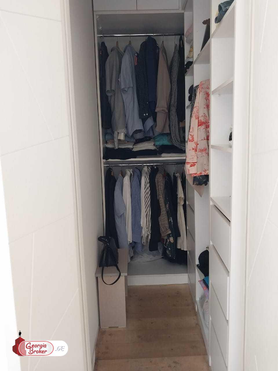 იყიდება ახალი გარემონტებული 5 ოთახიანი სახლი ლისის ტბის მიმდებარედ