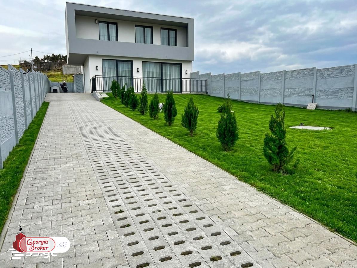 продается дом с новым ремонтом 6-комнат
