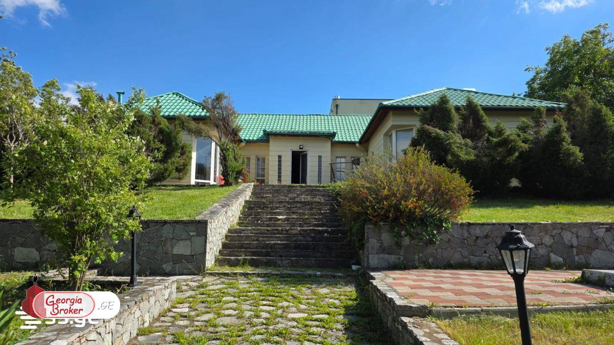 продается дом с новым ремонтом 6-комнат