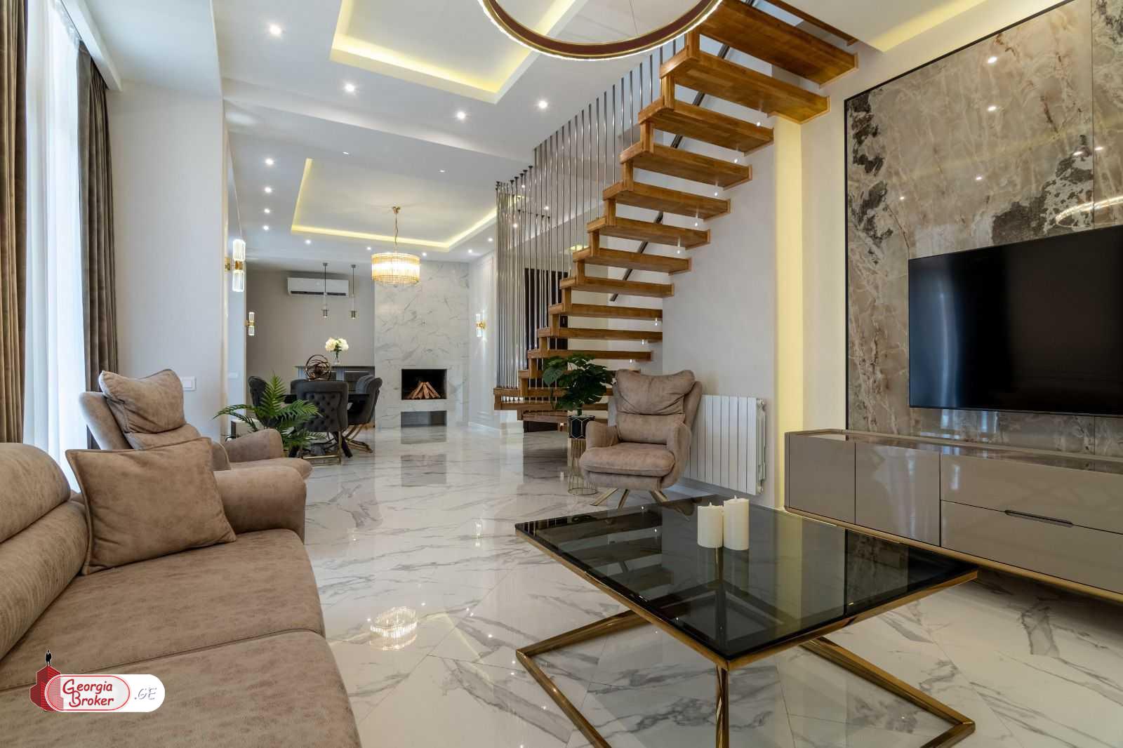 продается квартира с новым ремонтом 6-комнат