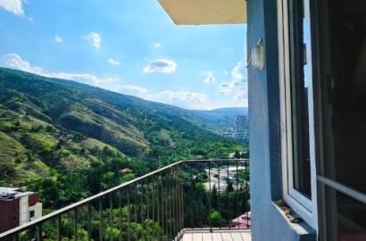 nearly repaired 3-room apartment for sale
