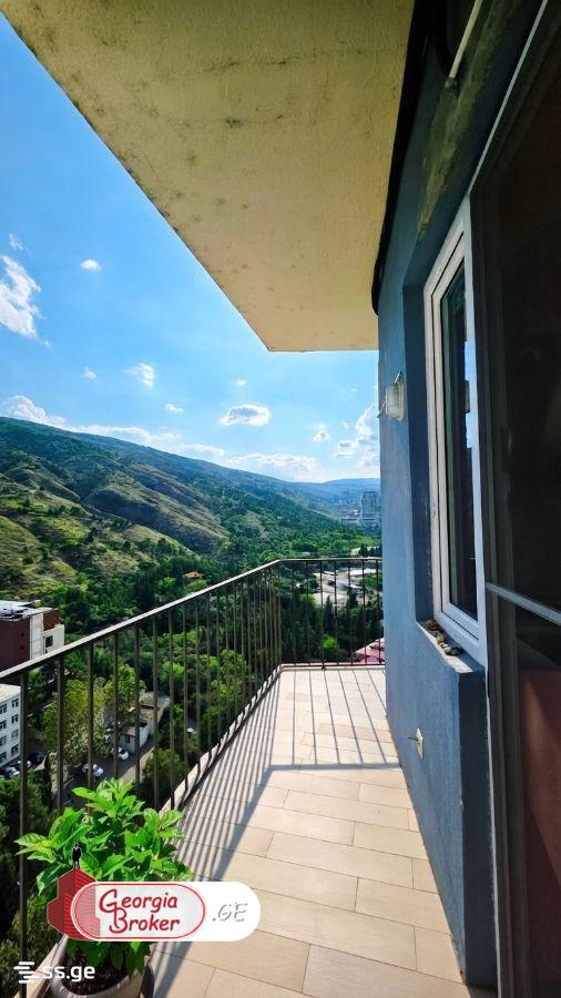 nearly repaired 3-room apartment for sale