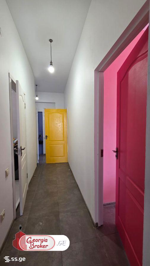 nearly repaired 3-room apartment for sale