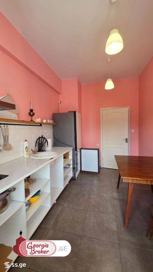 nearly repaired 3-room apartment for sale