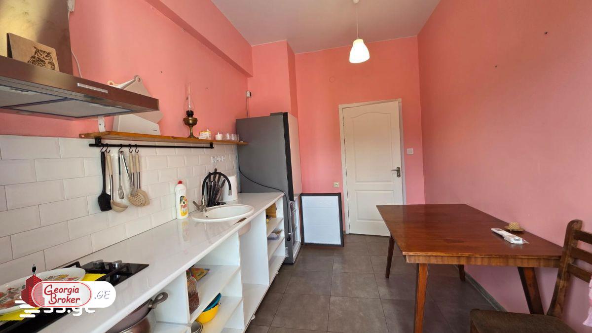 nearly repaired 3-room apartment for sale