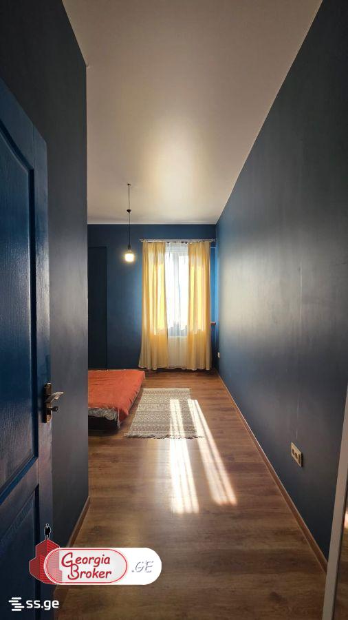 nearly repaired 3-room apartment for sale