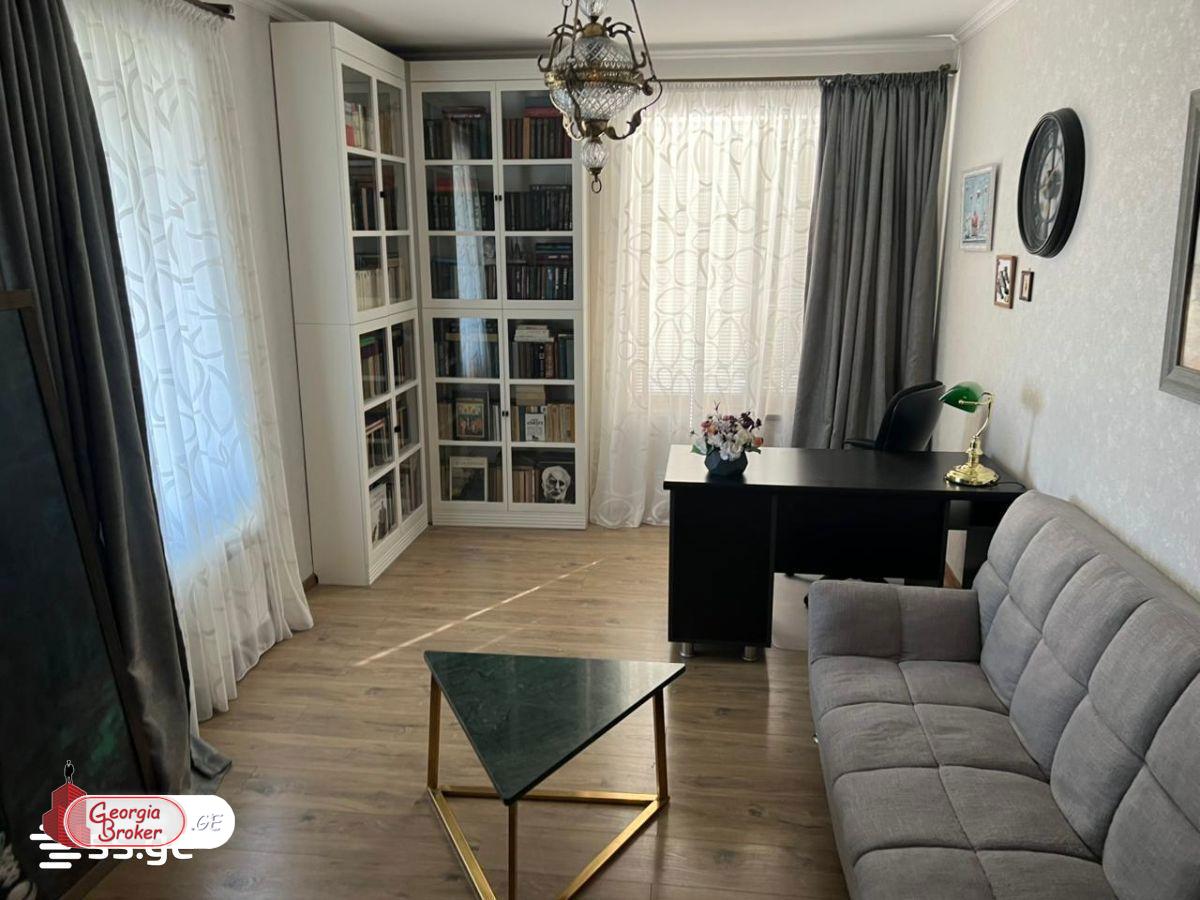 nearly repaired 11-room house for rent