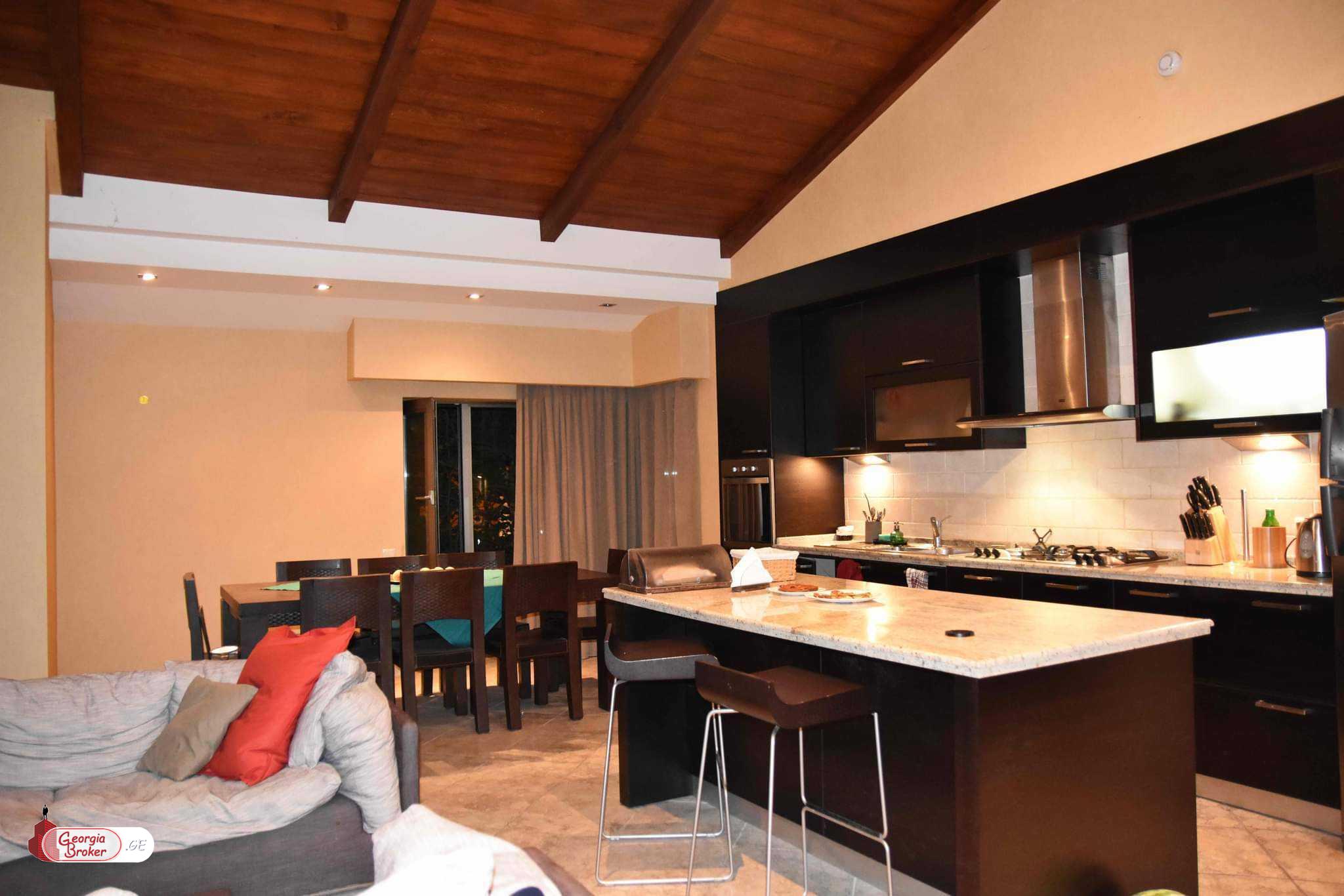 в аренду дом с новым ремонтом 7-комнат