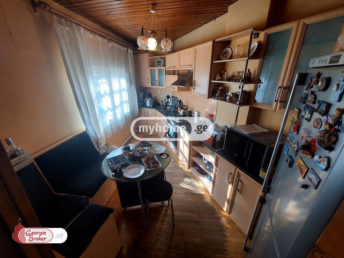 продается дом с новым ремонтом 5-комнат