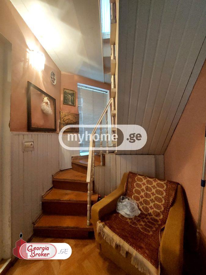 продается офис с новым ремонтом 5-комнат