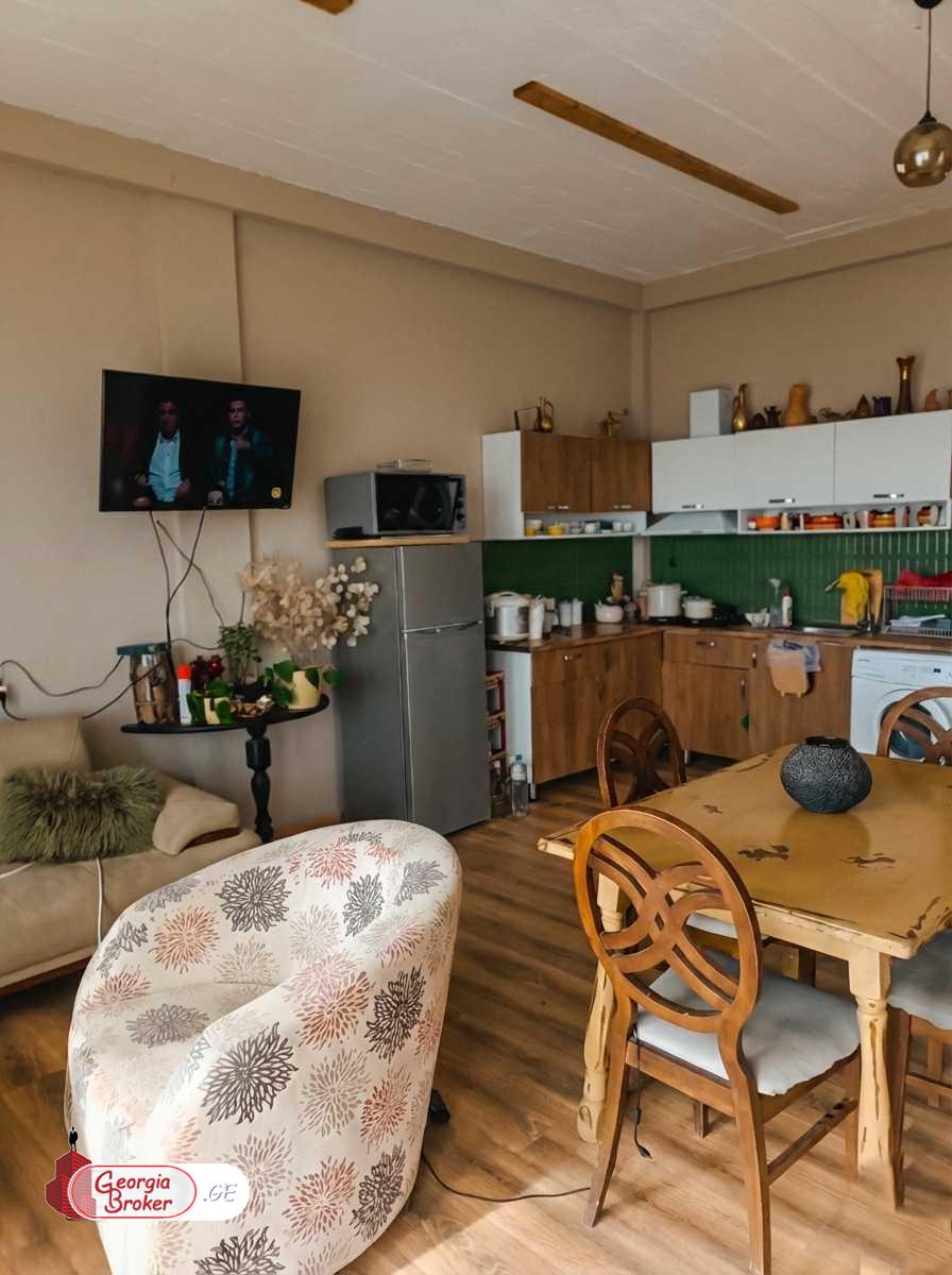 იყიდება ახალი გარემონტებული 6 ოთახიანი სახლი ლისის ტბის მიმდებარედ