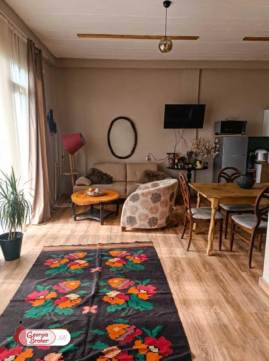 იყიდება ახალი გარემონტებული 6 ოთახიანი სახლი ლისის ტბის მიმდებარედ