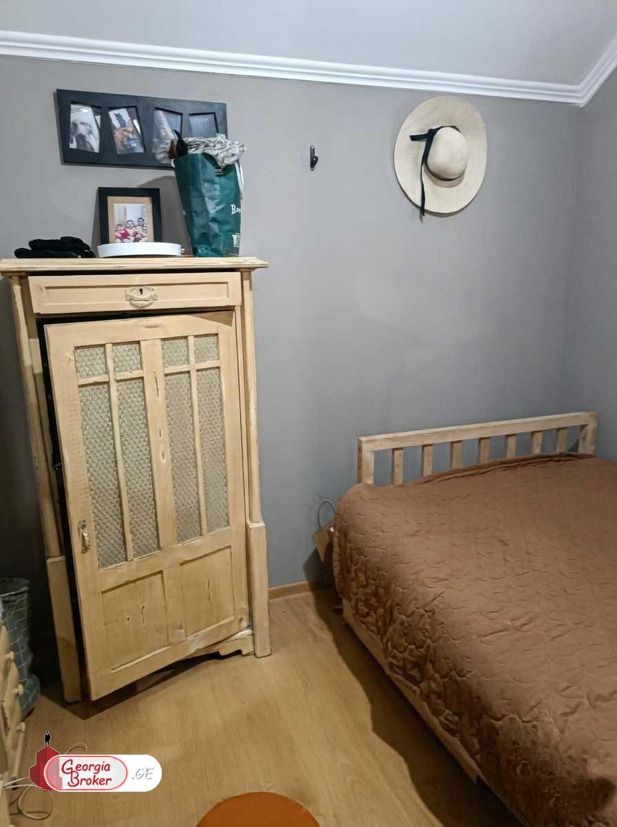 იყიდება ახალი გარემონტებული 6 ოთახიანი სახლი ლისის ტბის მიმდებარედ