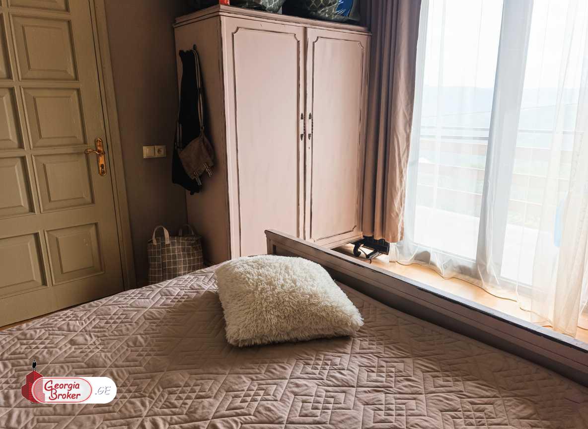 nearly repaired 6-room house for sale