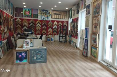 в аренду офис с новым ремонтом 4-комнаты