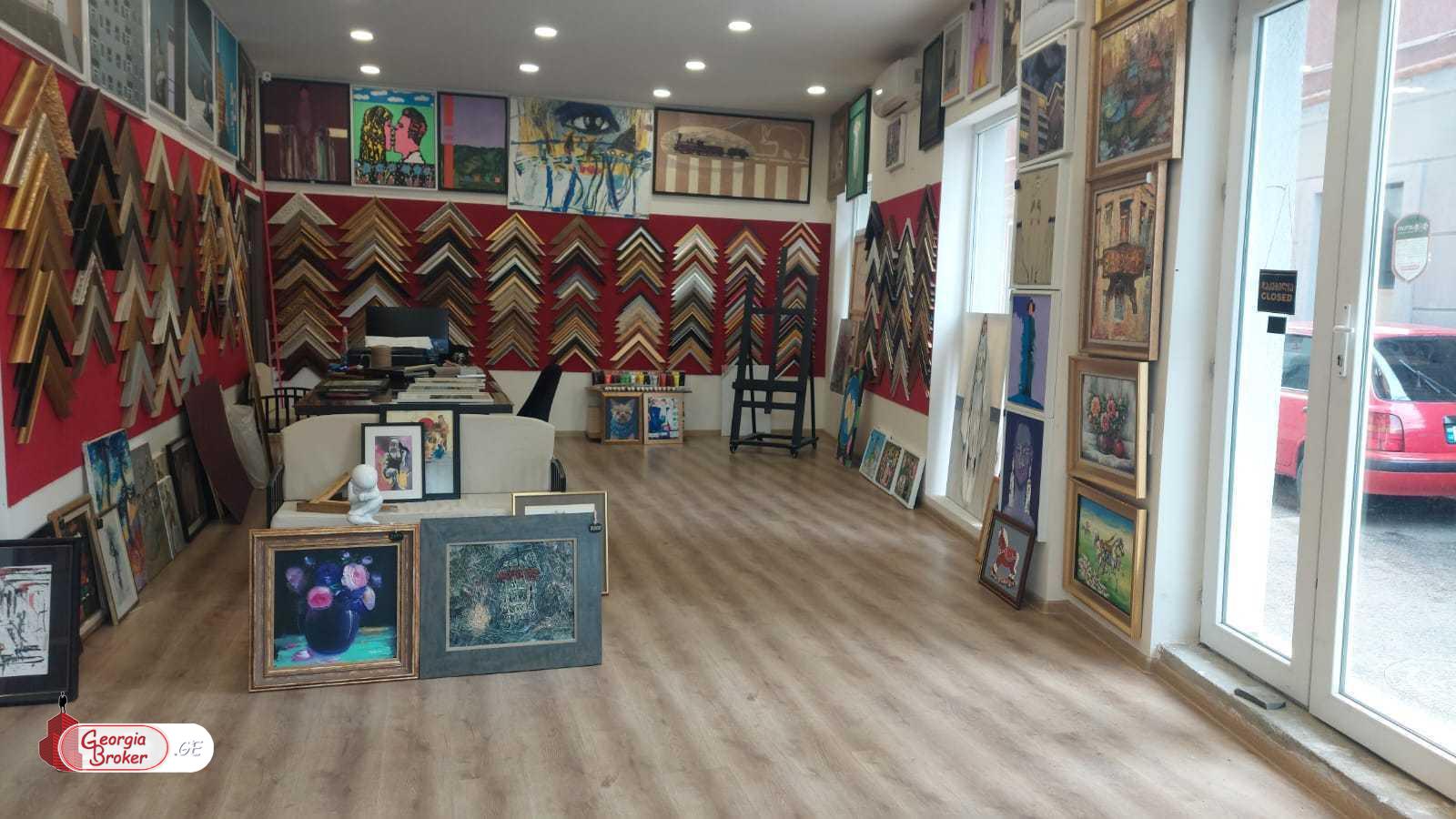 в аренду офис с новым ремонтом 4-комнаты