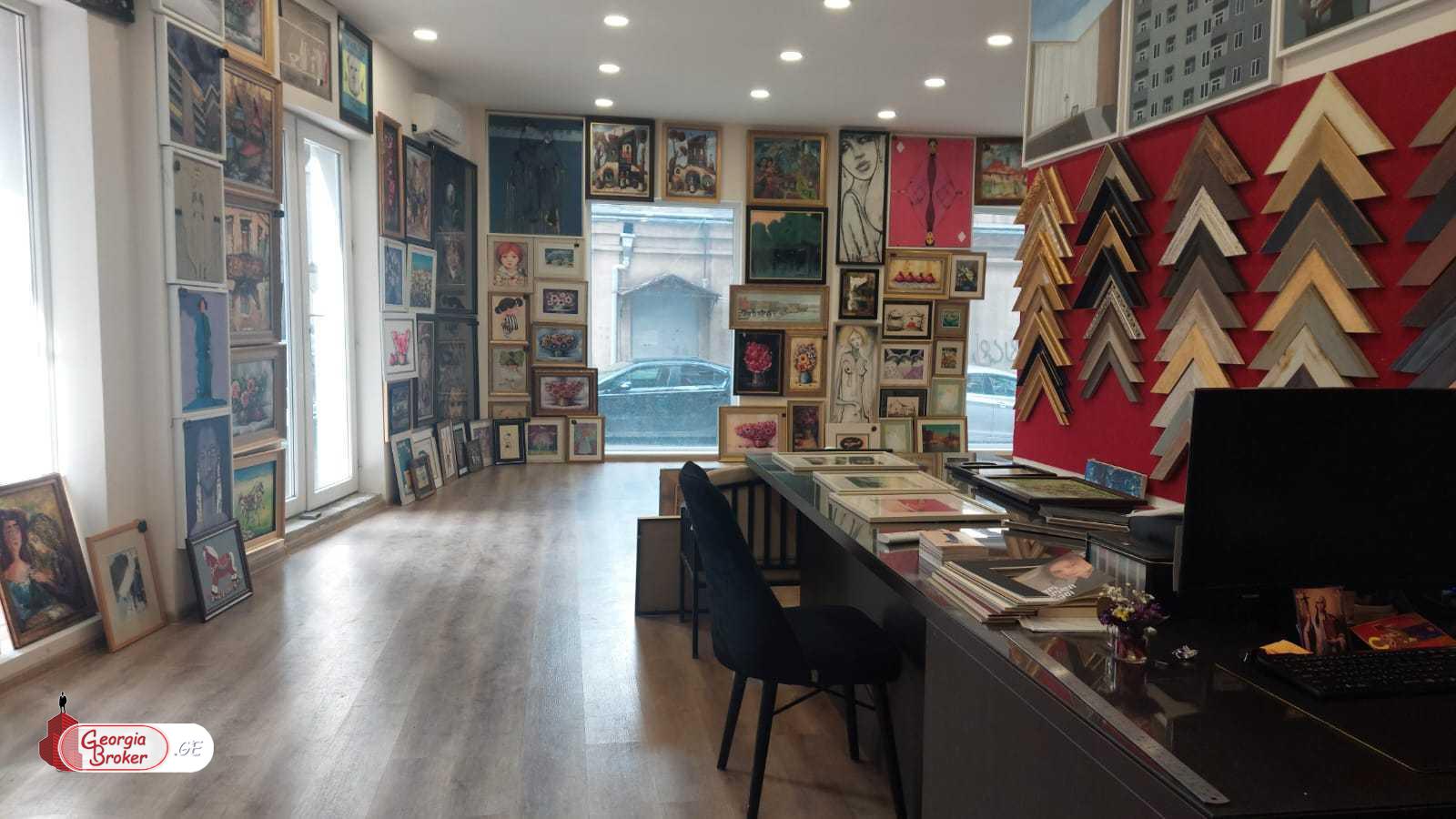 в аренду офис с новым ремонтом 4-комнаты