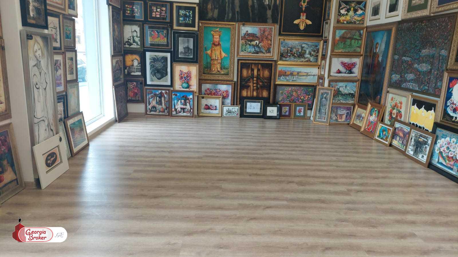 в аренду офис с новым ремонтом 4-комнаты