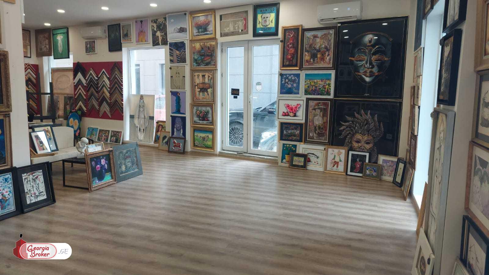 в аренду офис с новым ремонтом 4-комнаты