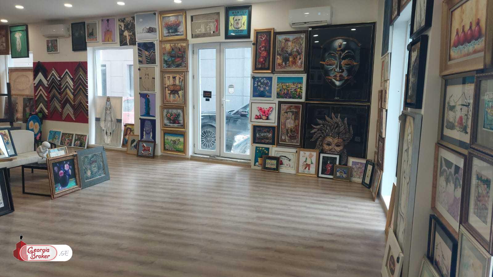 в аренду офис с новым ремонтом 4-комнаты