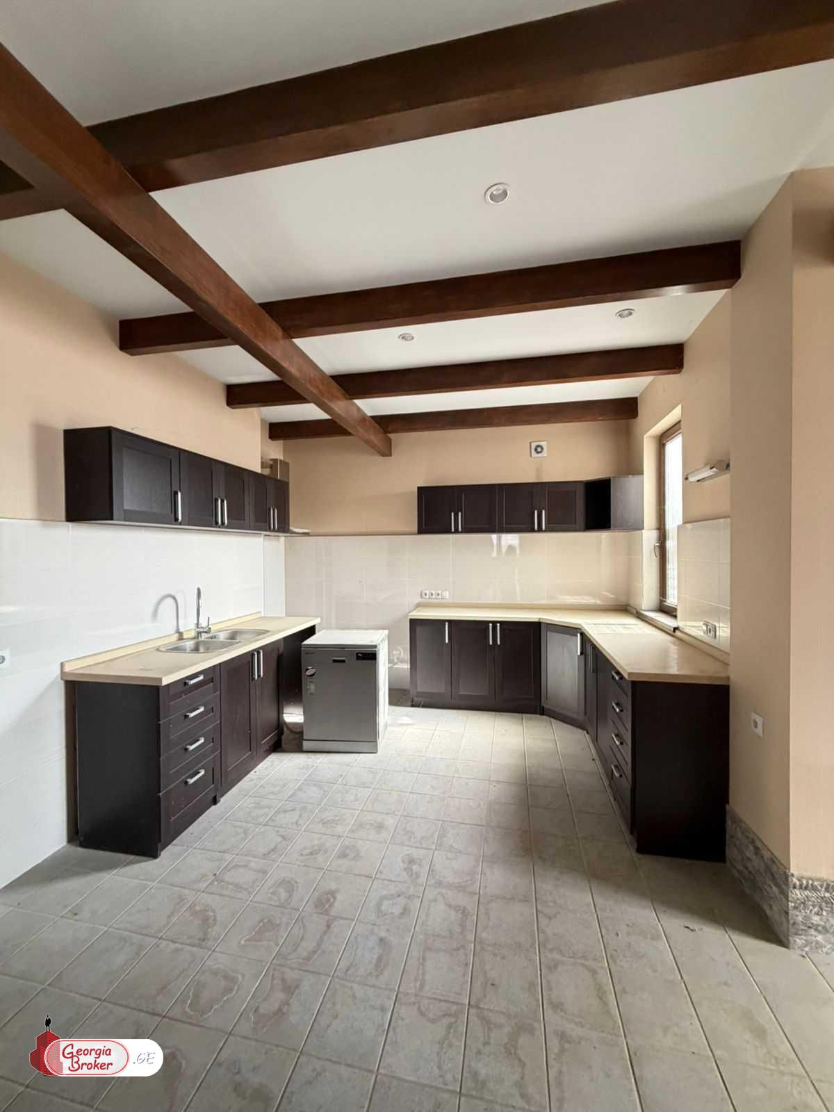 nearly repaired 14-room house for sale