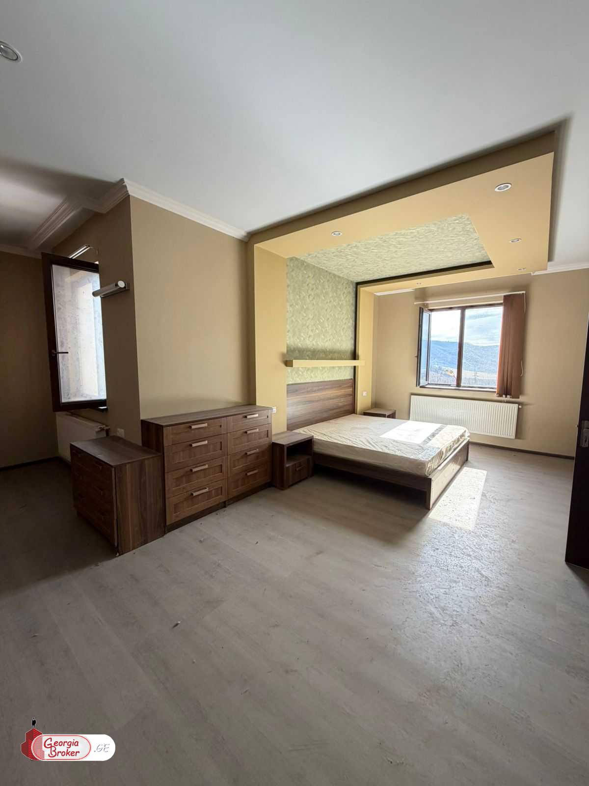 nearly repaired 14-room house for sale