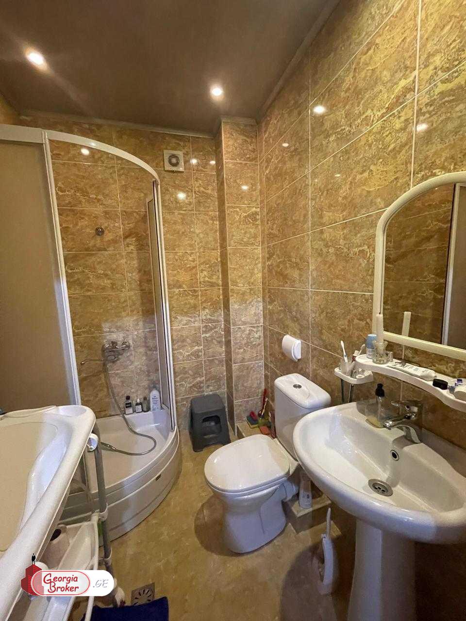 იყიდება ახალი გარემონტებული 7 ოთახიანი სახლი წყნეთში