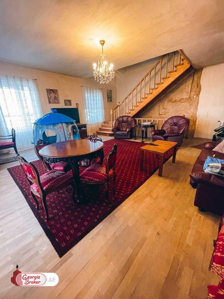 იყიდება ახალი გარემონტებული 7 ოთახიანი სახლი წყნეთში