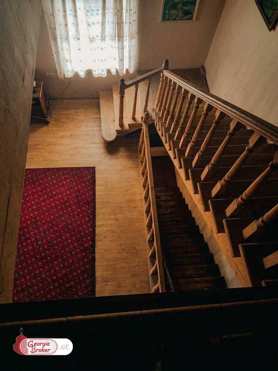 იყიდება ახალი გარემონტებული 7 ოთახიანი სახლი წყნეთში