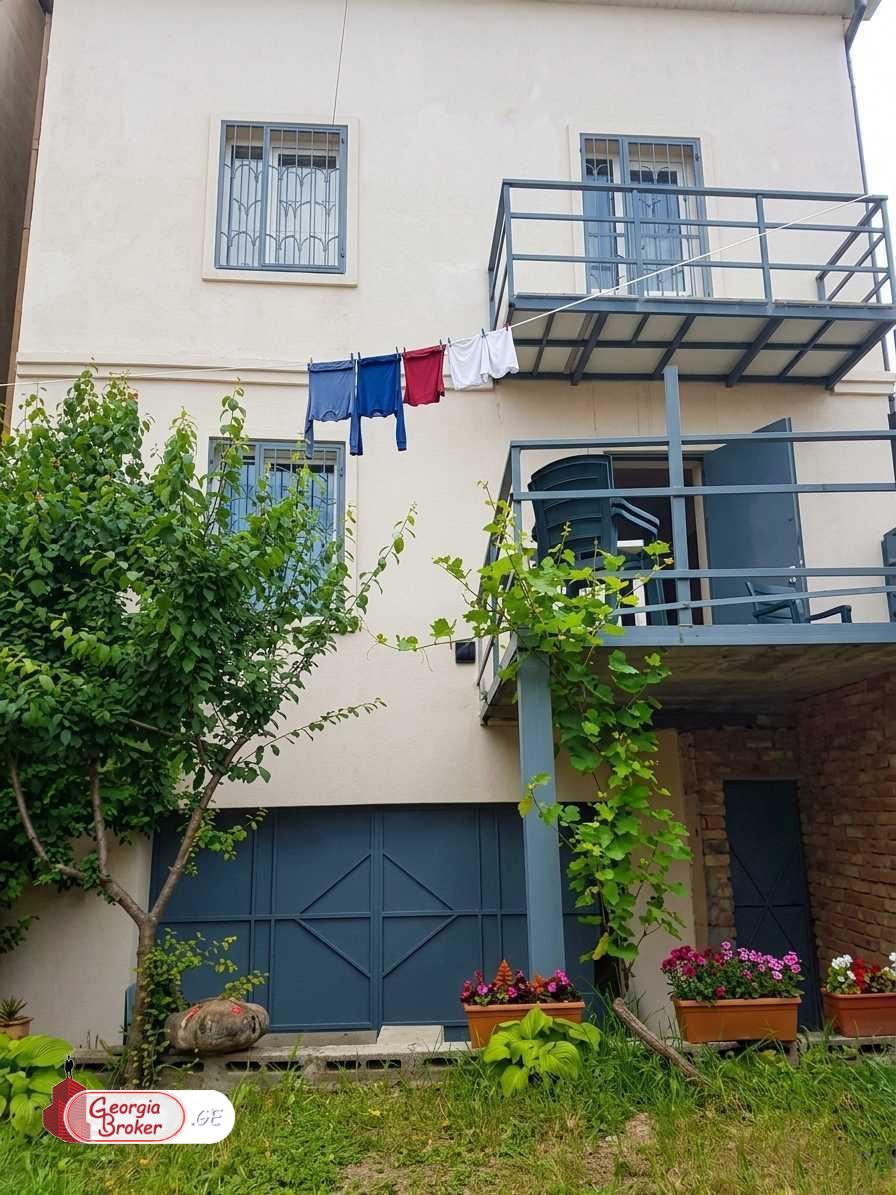 იყიდება ახალი გარემონტებული 7 ოთახიანი აგარაკი წყნეთში