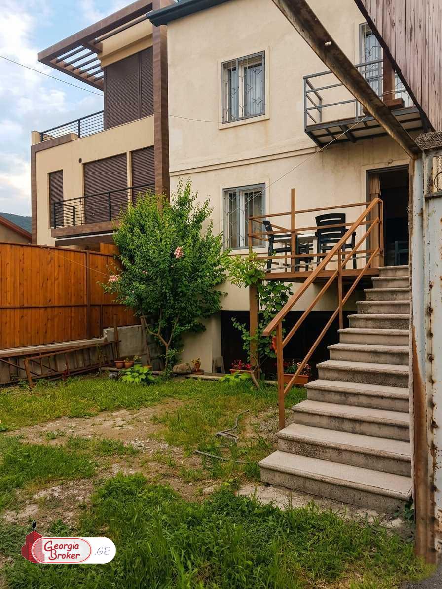 იყიდება ახალი გარემონტებული 7 ოთახიანი აგარაკი წყნეთში